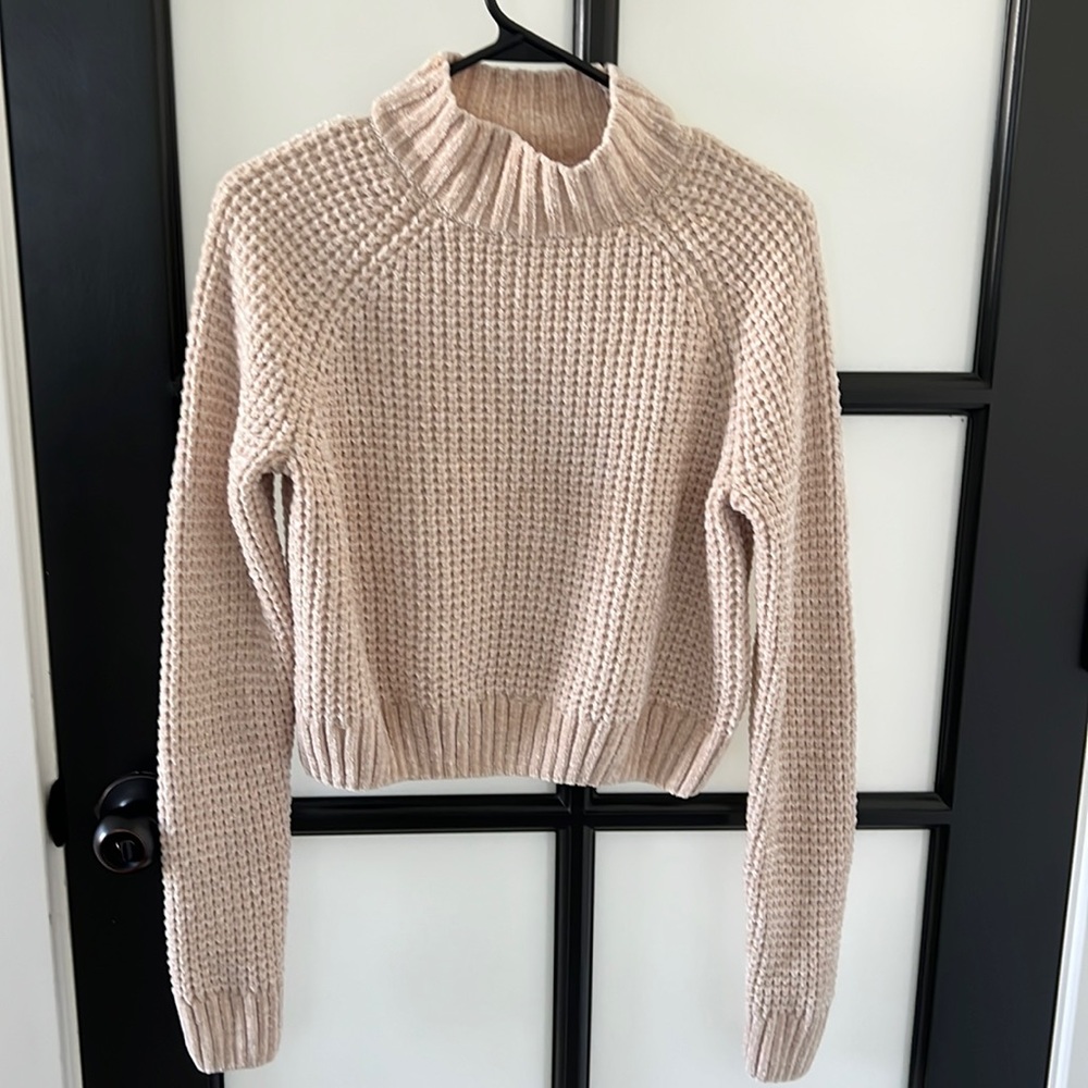 NWT H&M tan cropped sweater size M